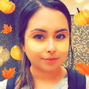 Meet your Posher, Crystal